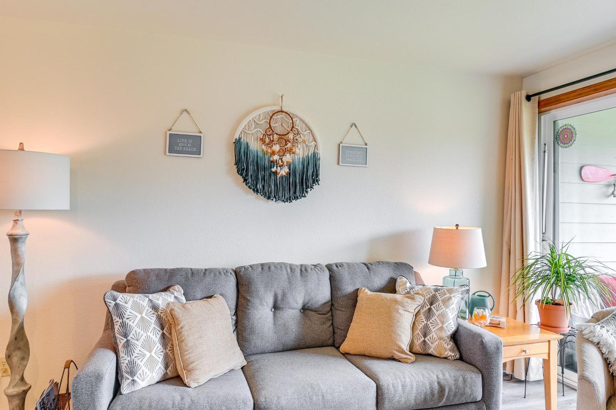 Ocean Shores Condo With Balcony Less Than 1 Mi To Beach! Exterior photo
