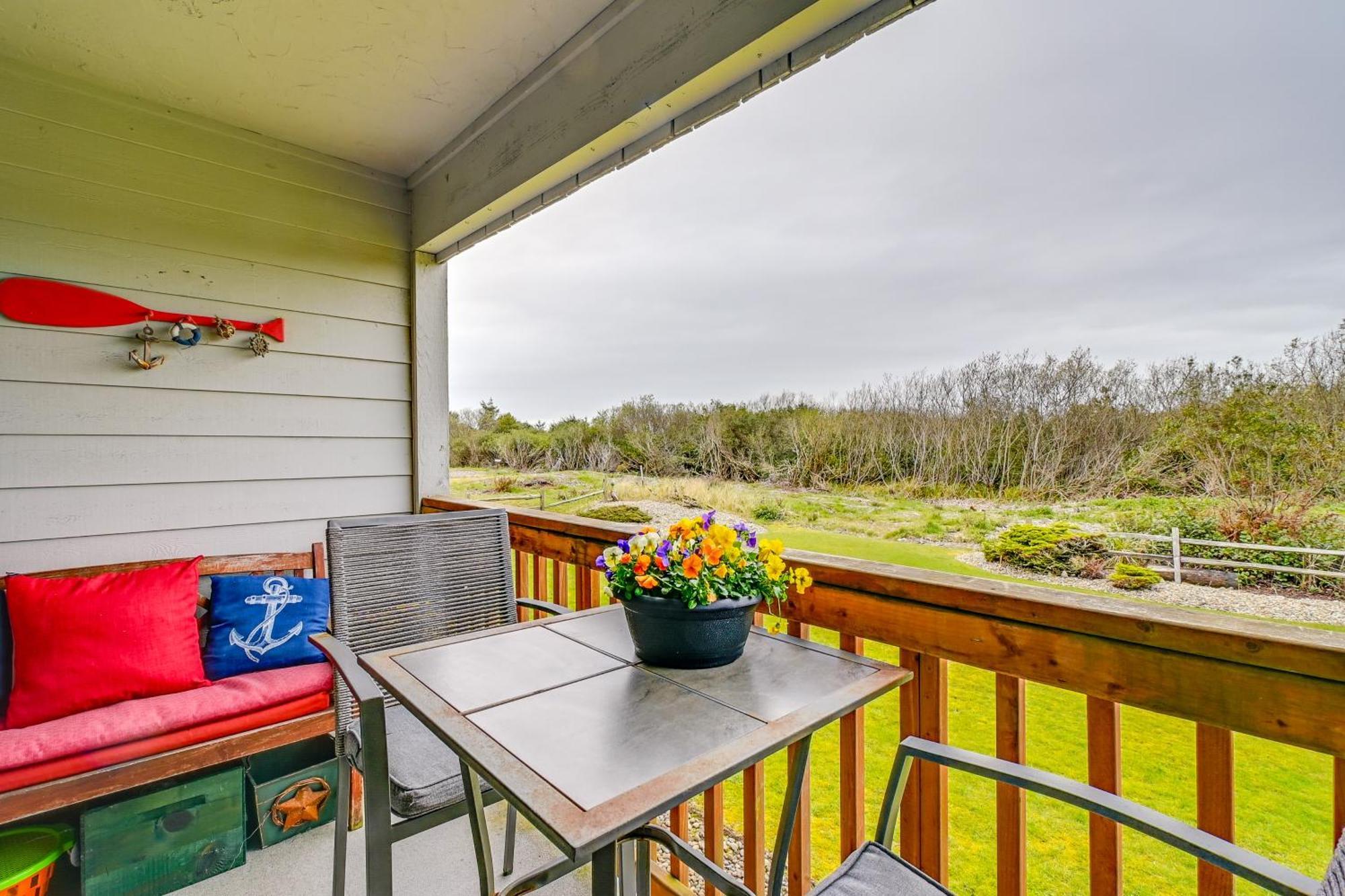 Ocean Shores Condo With Balcony Less Than 1 Mi To Beach! Exterior photo