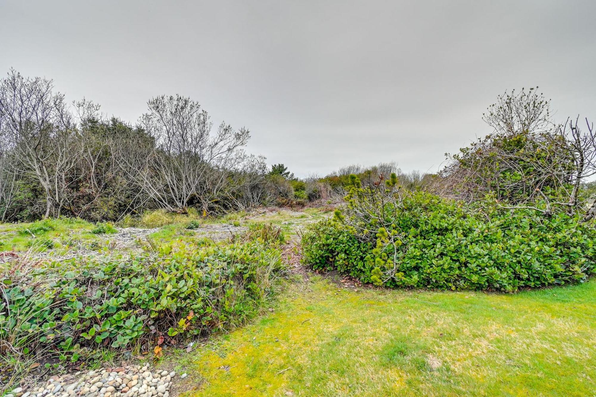 Ocean Shores Condo With Balcony Less Than 1 Mi To Beach! Exterior photo