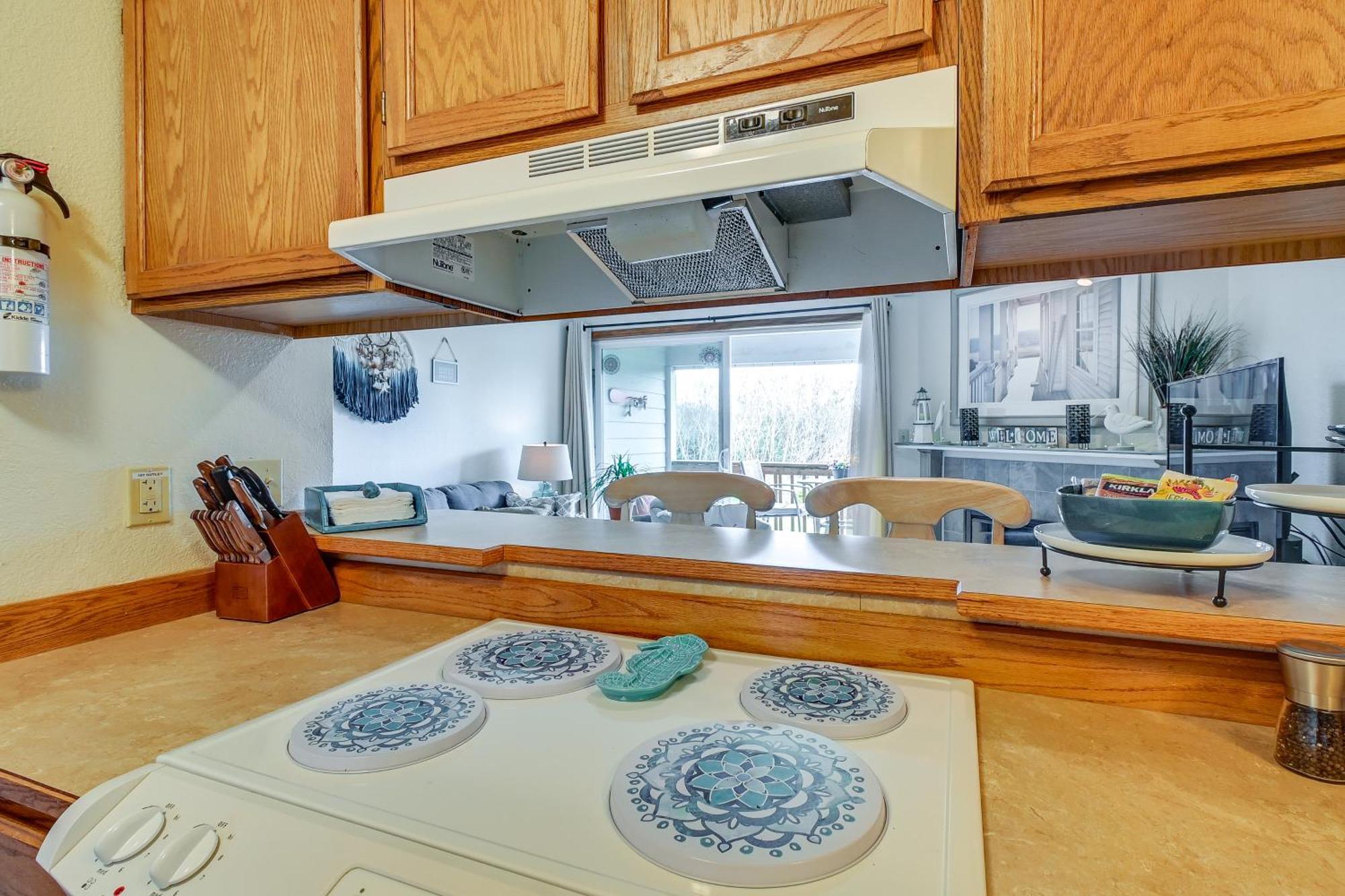 Ocean Shores Condo With Balcony Less Than 1 Mi To Beach! Exterior photo